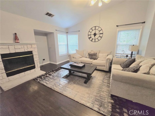 Detail Gallery Image 11 of 30 For 2416 Notre Dame Way, Corona,  CA 92881 - 3 Beds | 2 Baths