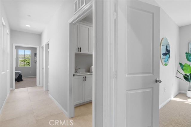 Image 21 of 72 For 5613 Levanto