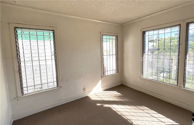 Detail Gallery Image 13 of 21 For 811 N Vendome St, Los Angeles,  CA 90026 - 3 Beds | 2 Baths