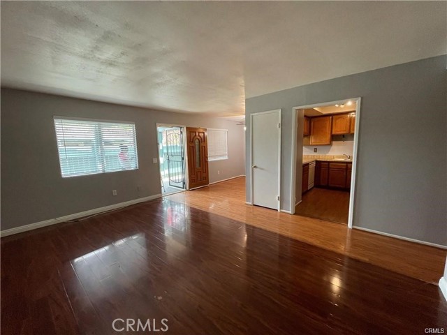 Detail Gallery Image 4 of 15 For 2560 Gonzaga Ln, Riverside,  CA 92507 - 3 Beds | 2 Baths