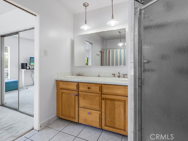 Detail Gallery Image 12 of 28 For 22212 Cass Ave, Woodland Hills,  CA 91364 - 4 Beds | 3/1 Baths