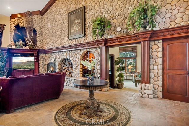 Detail Gallery Image 6 of 71 For 293 Fairway Dr, Lake Arrowhead,  CA 92352 - 6 Beds | 7/1 Baths