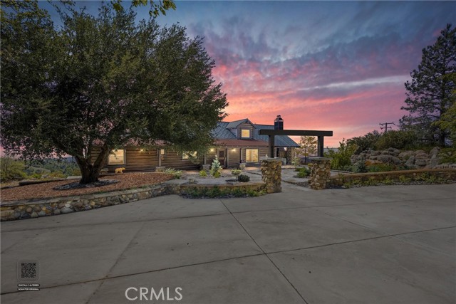 Detail Gallery Image 2 of 75 For 27241 Deertrail Dr, Tehachapi,  CA 93561 - 5 Beds | 4/1 Baths