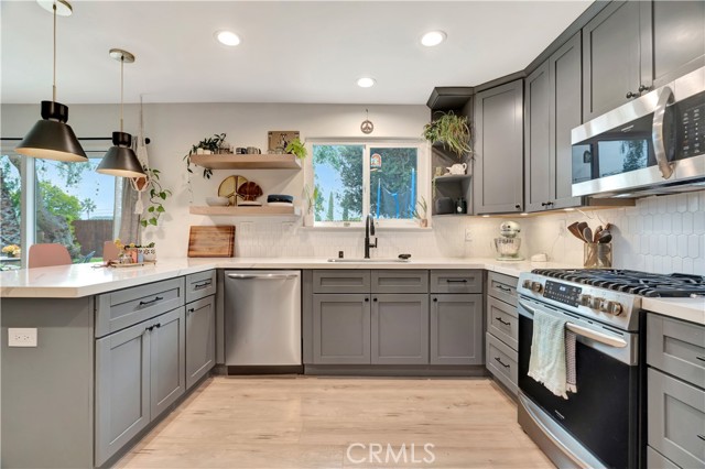 Detail Gallery Image 7 of 21 For 2447 Young Ave, Thousand Oaks,  CA 91360 - 4 Beds | 2 Baths