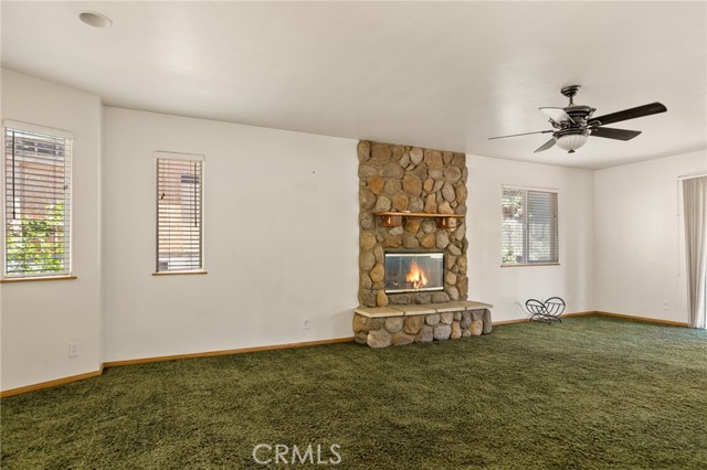 Detail Gallery Image 3 of 29 For 2135 Spring Oak Dr, Running Springs,  CA 92382 - 3 Beds | 2/1 Baths