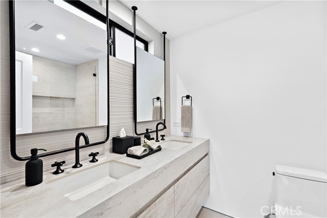 Detail Gallery Image 17 of 25 For 322 1/2 Iris Ave, Corona Del Mar,  CA 92625 - 2 Beds | 2 Baths