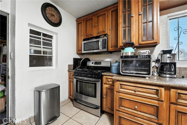 6178 Roy Street, Los Angeles CA: https://media.crmls.org/medias/5e4630a2-6010-4a89-b27f-0eab4bbc3a14.jpg