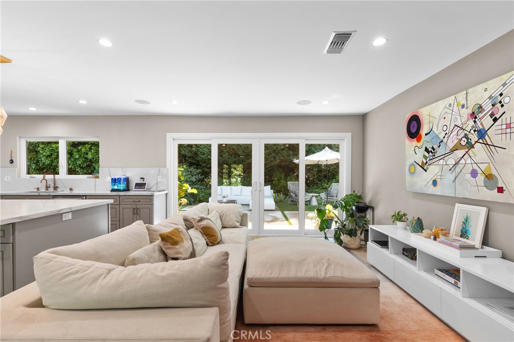 MLS #OC25159047 image #11