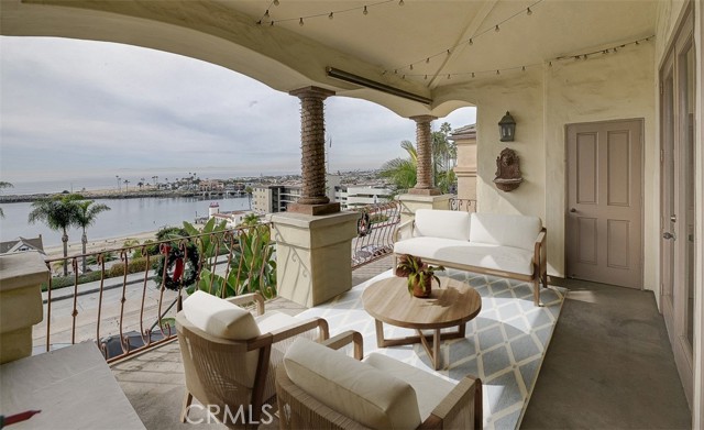 2614 Ocean Boulevard, Corona del Mar CA: https://media.crmls.org/medias/5e47265c-d2dc-419c-a0e3-bd7220e7db15.jpg