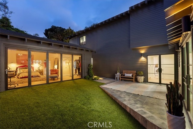 1012 10th Street, Manhattan Beach CA: https://media.crmls.org/medias/5e47869a-5234-4940-9929-671a4d4d4449.jpg