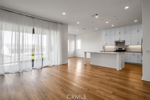 18150 Tableau Way, Saugus CA: https://media.crmls.org/medias/5e47ed06-a44d-41f5-acbf-50ed39d0b25f.jpg