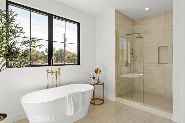 Detail Gallery Image 34 of 51 For 5258 Lemona Ave, Sherman Oaks,  CA 91411 - 4 Beds | 5 Baths