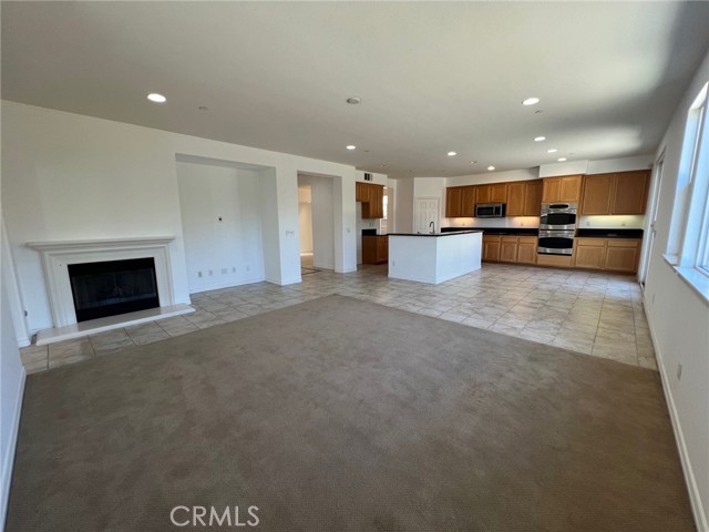 15688 Portenza Drive, Fontana CA: https://media.crmls.org/medias/5e492232-4c87-4267-b52a-b4bb6cd45b5c.jpg