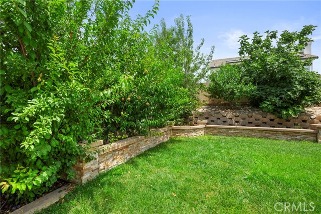 14998 Mustang Lane, Fontana CA: https://media.crmls.org/medias/5e492d32-3d44-45da-bf86-e35a670dd4fc.jpg