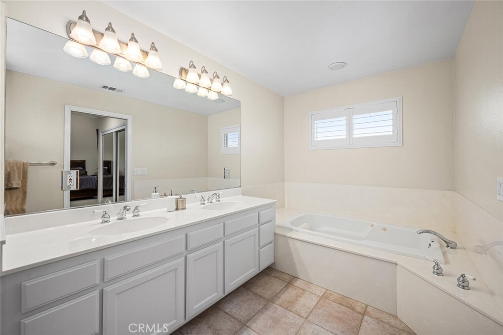 5e49905a 1198 48f8 B0f5 Ef045565c124