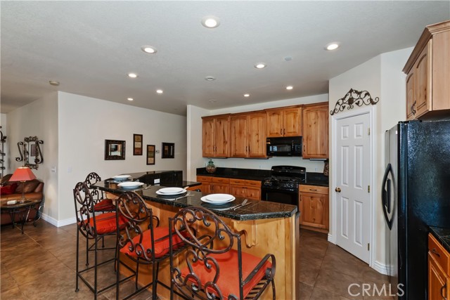 Detail Gallery Image 11 of 45 For 26589 Amador, Lake Arrowhead,  CA 92352 - 4 Beds | 3 Baths