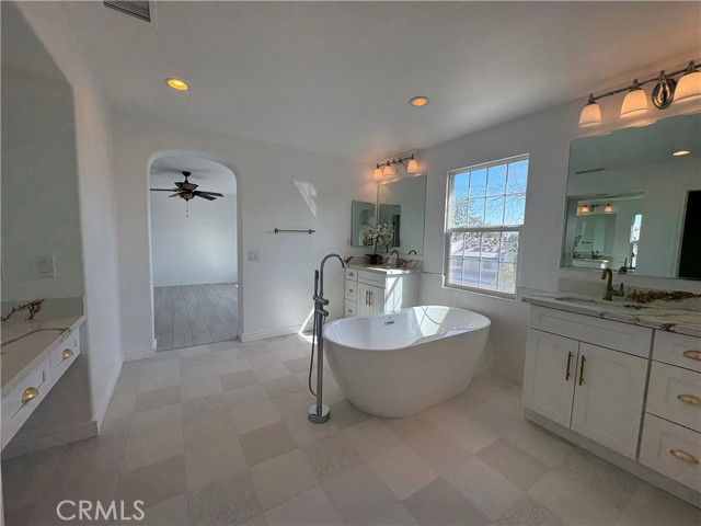 Detail Gallery Image 21 of 27 For 1324 S Swan Loop, Upland,  CA 91784 - 4 Beds | 3 Baths