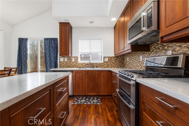 Detail Gallery Image 7 of 20 For 40160 Calle Yorba, Murrieta,  CA 92562 - 3 Beds | 2 Baths