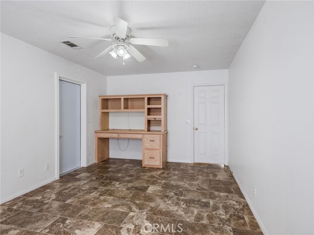 Detail Gallery Image 21 of 57 For 16992 Joshua, Apple Valley,  CA 92307 - 5 Beds | 4 Baths