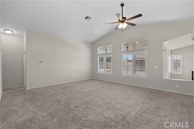 6327 W Avenue J5, Lancaster CA: https://media.crmls.org/medias/5e4c3656-5dbc-4381-8935-a87c63a5cd27.jpg