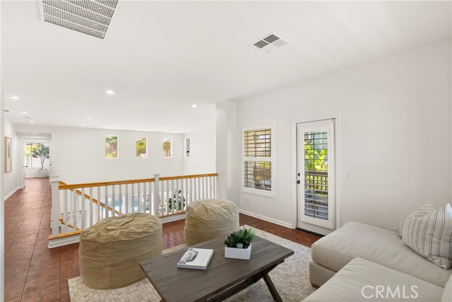 19139 Chandon Lane, Huntington Beach CA: https://media.crmls.org/medias/5e4cb519-42bd-4cb4-9da9-368dc159d30c.jpg