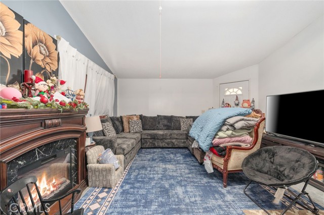 Detail Gallery Image 11 of 16 For 136 San Luis, Perris,  CA 92571 - 3 Beds | 2 Baths