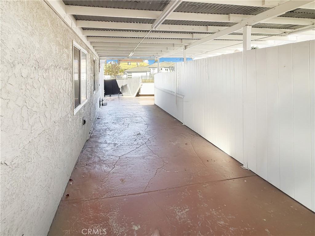 https://media.crmls.org/medias/5e4cf68f-e226-473b-8553-6ede796ec8a5.jpg?preset=X-Large