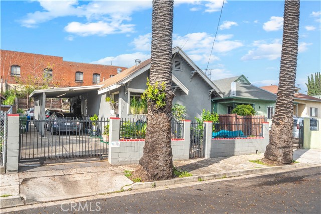 Detail Gallery Image 2 of 31 For 949 Hollins St, Los Angeles,  CA 90023 - 3 Beds | 1 Baths