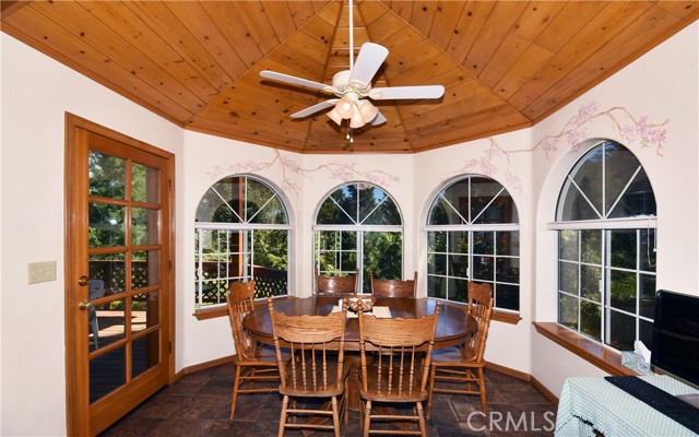 Detail Gallery Image 24 of 72 For 27547 W Shore Rd, Lake Arrowhead,  CA 92352 - 3 Beds | 3/1 Baths