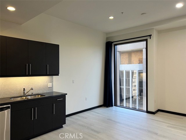 Detail Gallery Image 2 of 30 For 655 S Hope St #1200,  Los Angeles,  CA 90017 - 1 Beds | 1 Baths