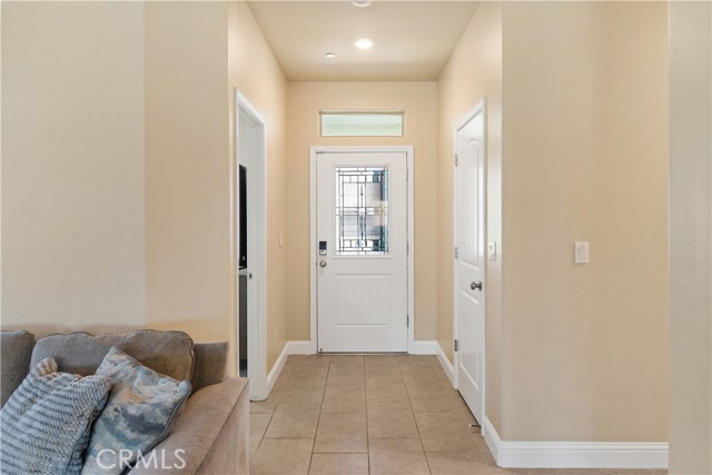 Detail Gallery Image 5 of 30 For 5913 Blue Spruce Ave, Bakersfield,  CA 93313 - 4 Beds | 2 Baths