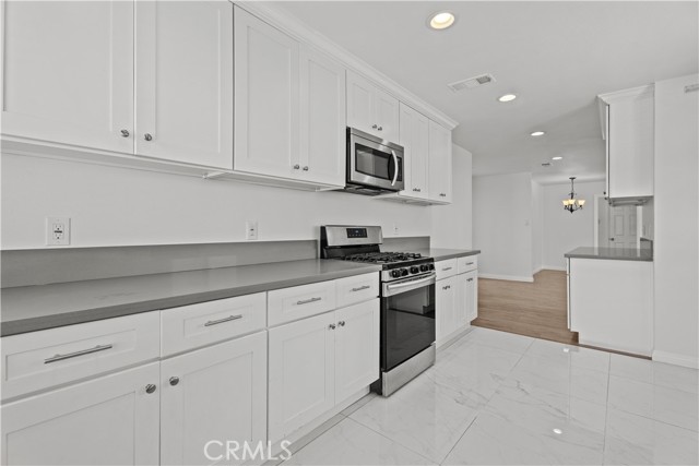 Detail Gallery Image 8 of 20 For 21737 Anza Ave, Torrance,  CA 90503 - 3 Beds | 2 Baths