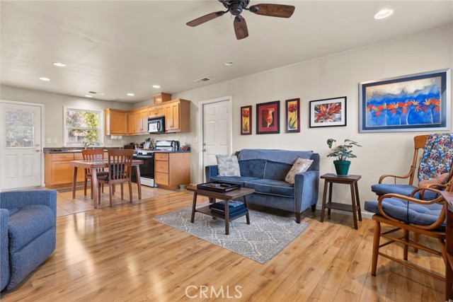 Detail Gallery Image 19 of 41 For 1440 Laburnum Ave, Chico,  CA 95926 - 5 Beds | 2 Baths