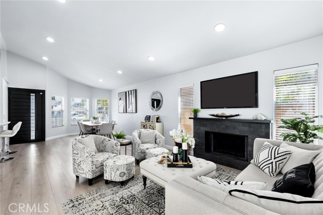 Detail Gallery Image 23 of 60 For 11715 Garrick Ave, Sylmar,  CA 91342 - 3 Beds | 2 Baths