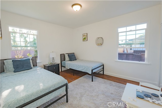 4829 Walnut Ave, Long Beach CA: https://media.crmls.org/medias/5e515915-ca2a-4cb7-a4c1-458646d3b03e.jpg