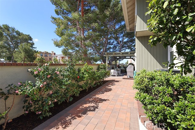 Detail Gallery Image 26 of 33 For 1 Coventry, Newport Beach,  CA 92660 - 4 Beds | 3/1 Baths