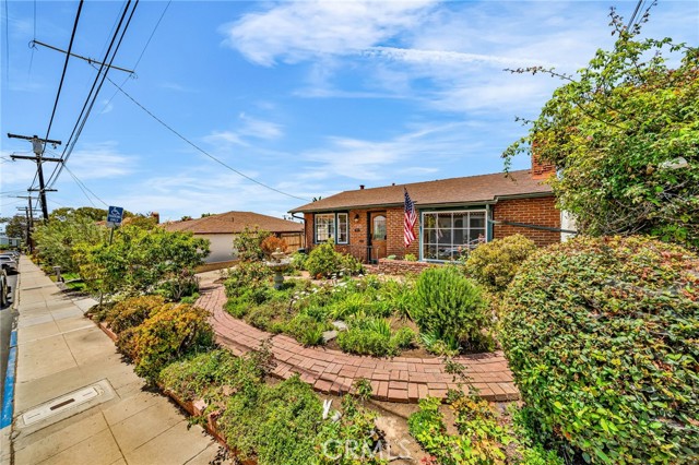 616 Rushville Street, La Jolla CA: https://media.crmls.org/medias/5e51ab0c-7548-4831-b33b-7daef2c3e060.jpg