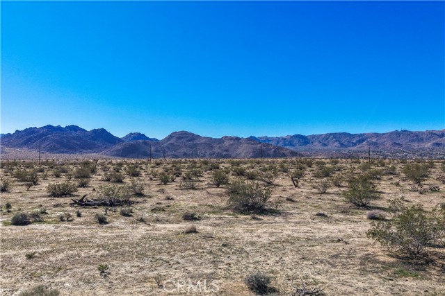 Detail Gallery Image 9 of 12 For 62439 Crestview Dr, Joshua Tree,  CA 92252 - – Beds | – Baths