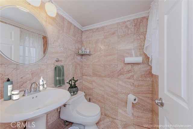 215 N Maple Avenue, Montebello CA: https://media.crmls.org/medias/5e51eb97-2b3a-4805-90aa-bd7aa1c2c29d.jpg