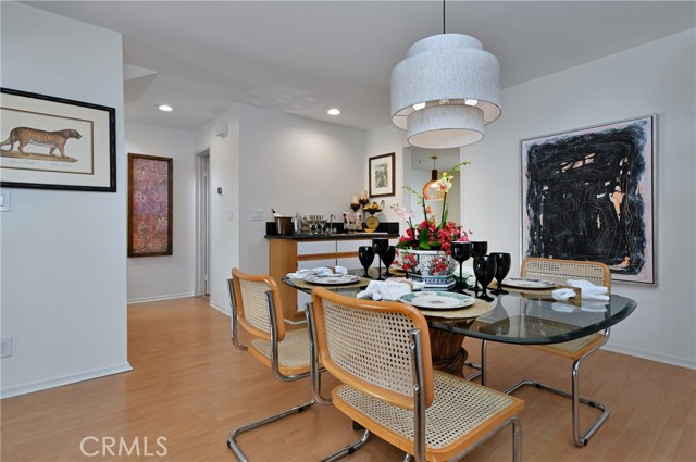 Detail Gallery Image 24 of 64 For 6265 Canoga #53,  Woodland Hills,  CA 91367 - 2 Beds | 2/1 Baths