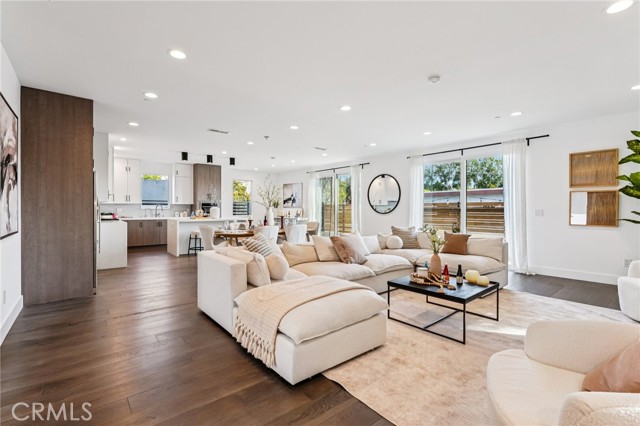 Detail Gallery Image 5 of 34 For 542 N Commonwealth Ave, Silver Lake Los Angeles,  CA 90004 - 3 Beds | 2/1 Baths