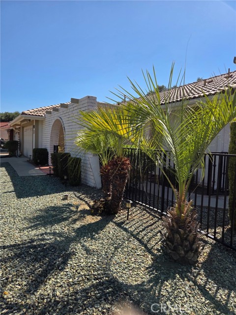 Detail Gallery Image 3 of 19 For 1117 Lemon Gum Ln, Hemet,  CA 92545 - 2 Beds | 2 Baths