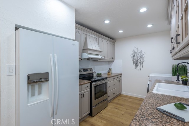 Detail Gallery Image 8 of 36 For 212 S Kraemer Bld #411,  Placentia,  CA 92870 - 3 Beds | 2 Baths