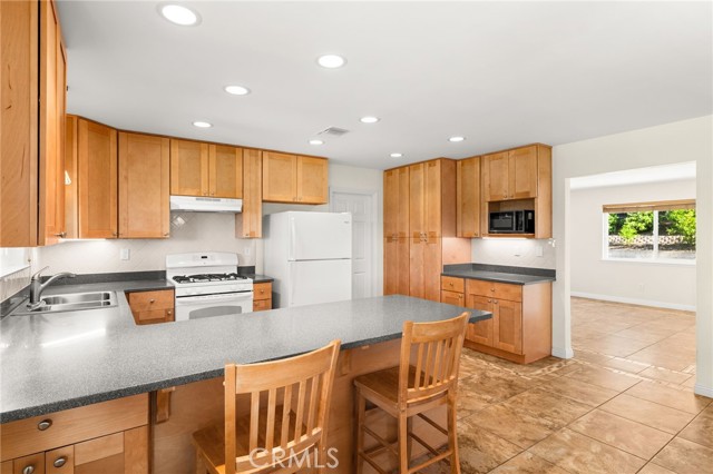 Detail Gallery Image 9 of 31 For 1029 W Clifton, Redlands,  CA 92373 - 3 Beds | 2 Baths