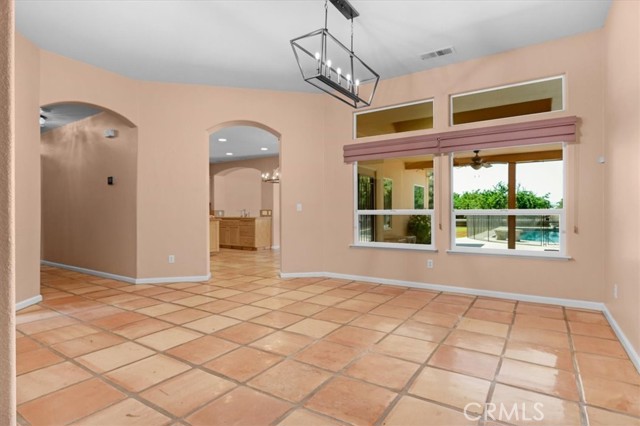13715 E Nebraska Avenue, Kingsburg CA: https://media.crmls.org/medias/5e55444b-cc55-4ba5-b7cc-3b72ff1c91e9.jpg
