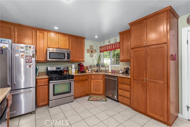 Detail Gallery Image 7 of 29 For 5401 Ironwood St, San Bernardino,  CA 92404 - 3 Beds | 1/1 Baths