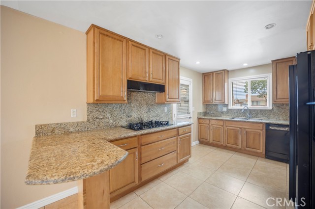 16924 Belforest Drive, Carson CA: https://media.crmls.org/medias/5e5618d0-c1e2-4ef0-bdf0-c19ae81557ff.jpg