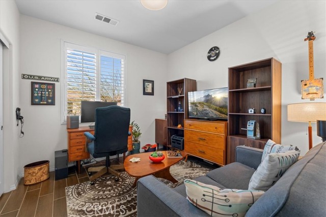 3937 Scarlet Oak Court, San Bernardino CA: https://media.crmls.org/medias/5e56276f-3521-43cb-8de0-1edc20376663.jpg