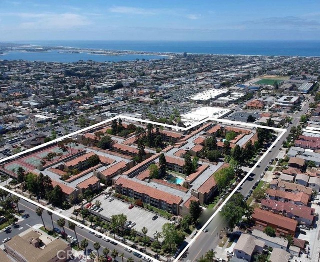 1775 Diamond Street, San Diego CA: https://media.crmls.org/medias/5e56c154-e912-414b-b144-ac441b5b401e.jpg