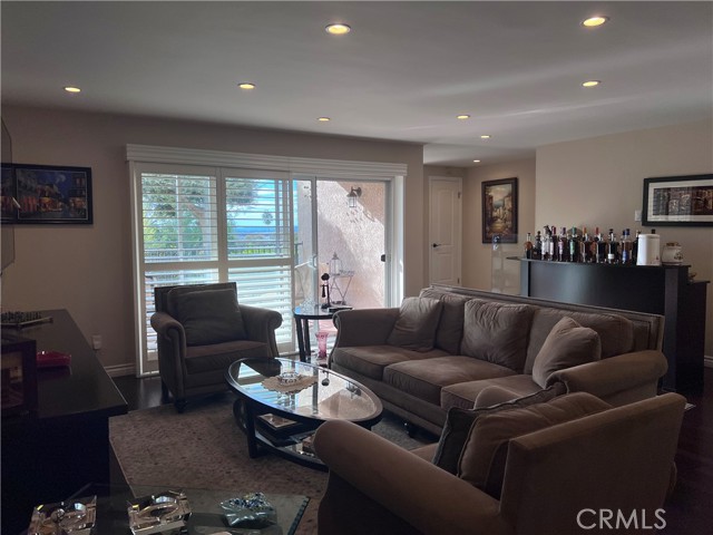 Detail Gallery Image 9 of 38 For 7767 via Rosa Maria, Burbank,  CA 91504 - 3 Beds | 2/1 Baths